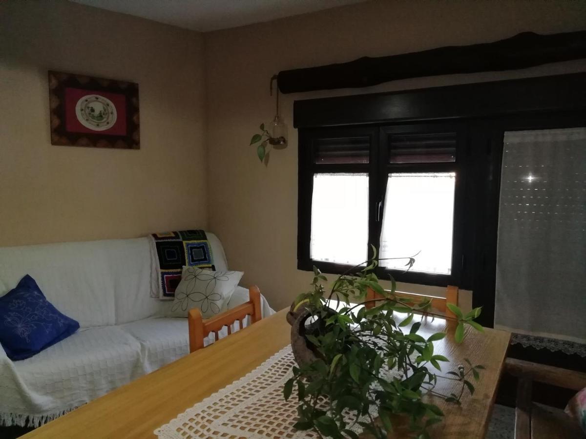 Casa Rural Abuela Maxi Riolobos ภายนอก รูปภาพ