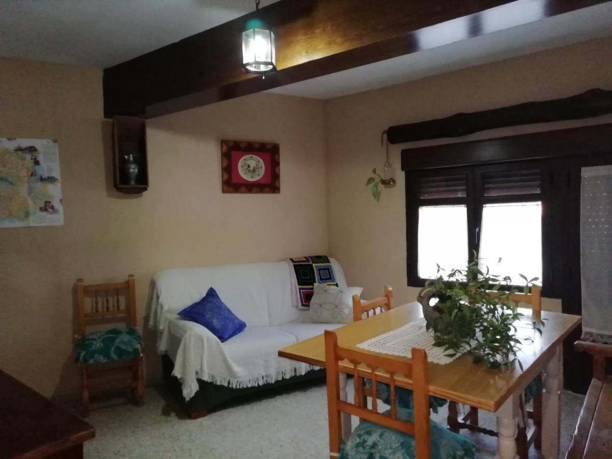 Casa Rural Abuela Maxi Riolobos ภายนอก รูปภาพ