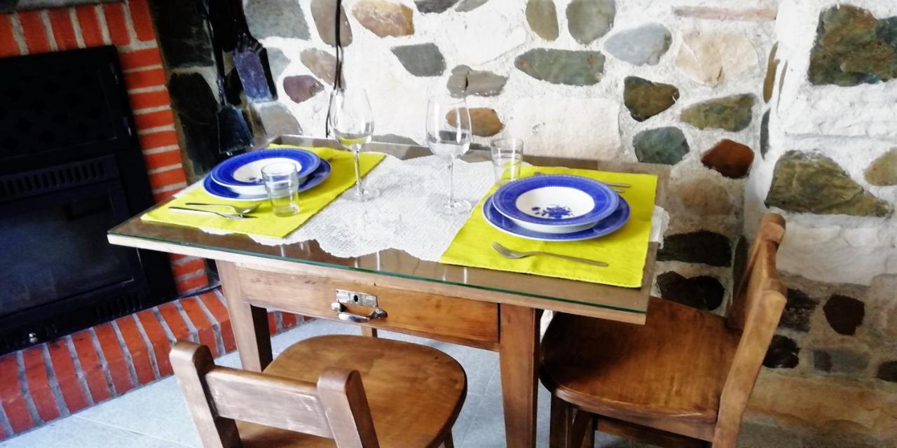 Casa Rural Abuela Maxi Riolobos ภายนอก รูปภาพ