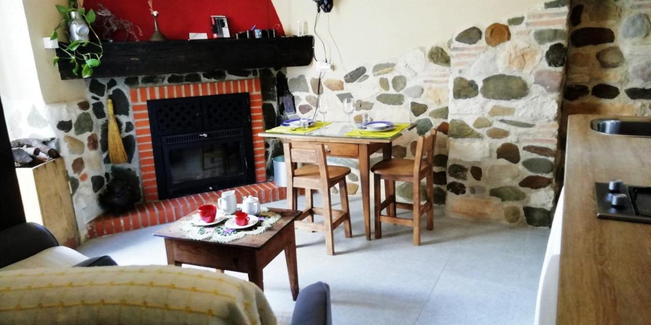 Casa Rural Abuela Maxi Riolobos ภายนอก รูปภาพ