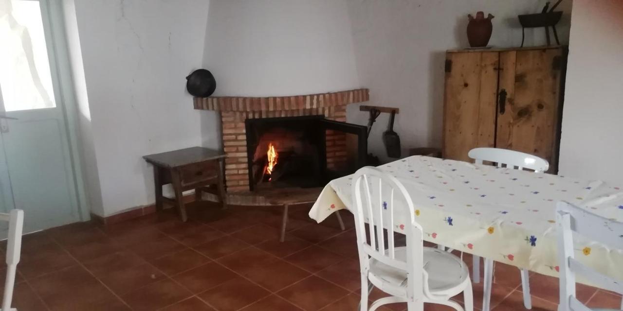 Casa Rural Abuela Maxi Riolobos ภายนอก รูปภาพ